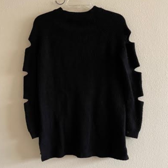 Ruff Hewn Sweater with cut-out sleeves - Picture 4 of 5